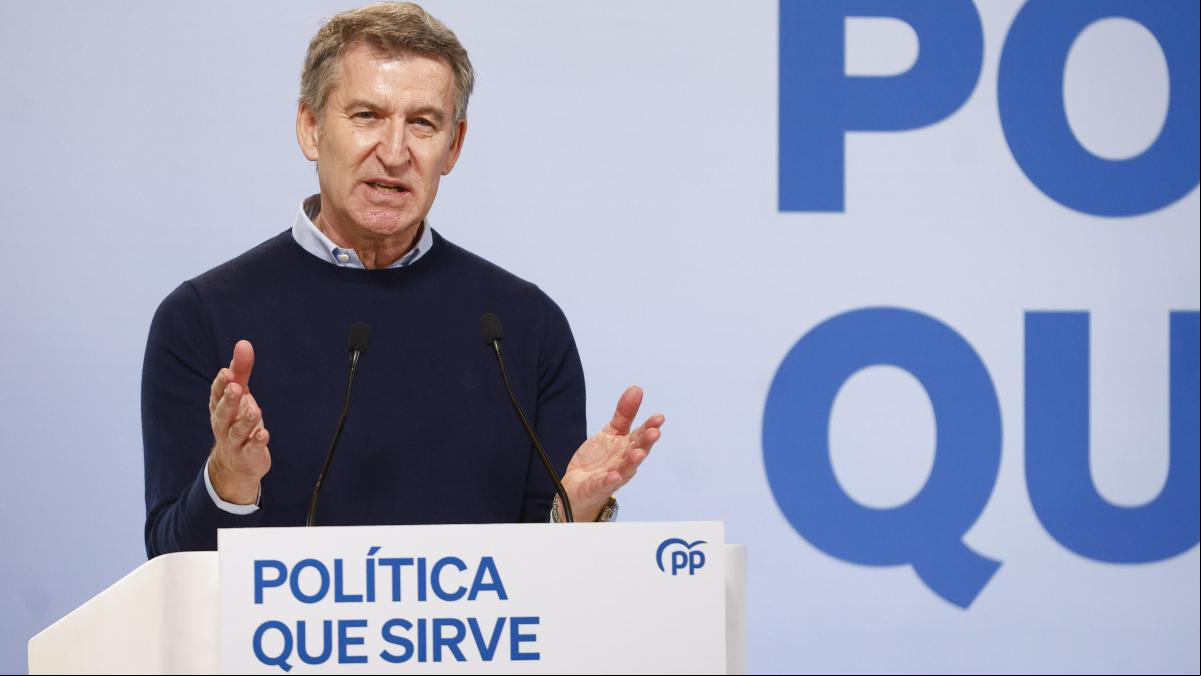 Feijóo: tres años en lista de espera