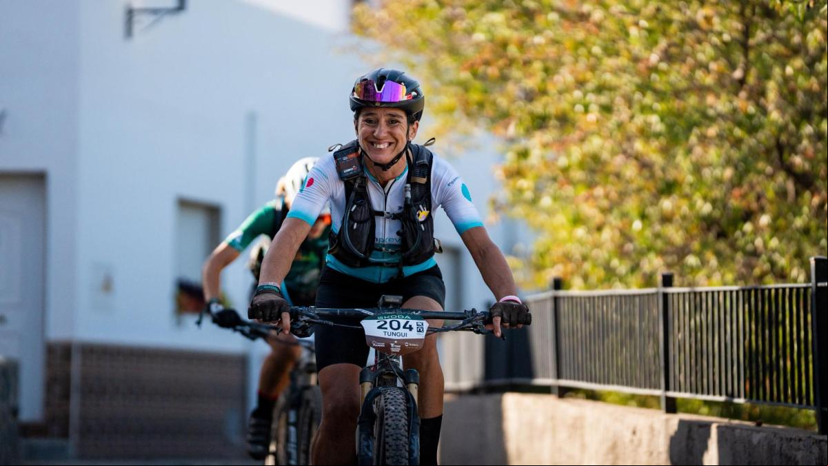 El ciclo de las Titan World Series 2025 arranca con fuerza en Almería, donde ciclistas profesionales y amateurs comparten pasión y secretos sobre ruedas