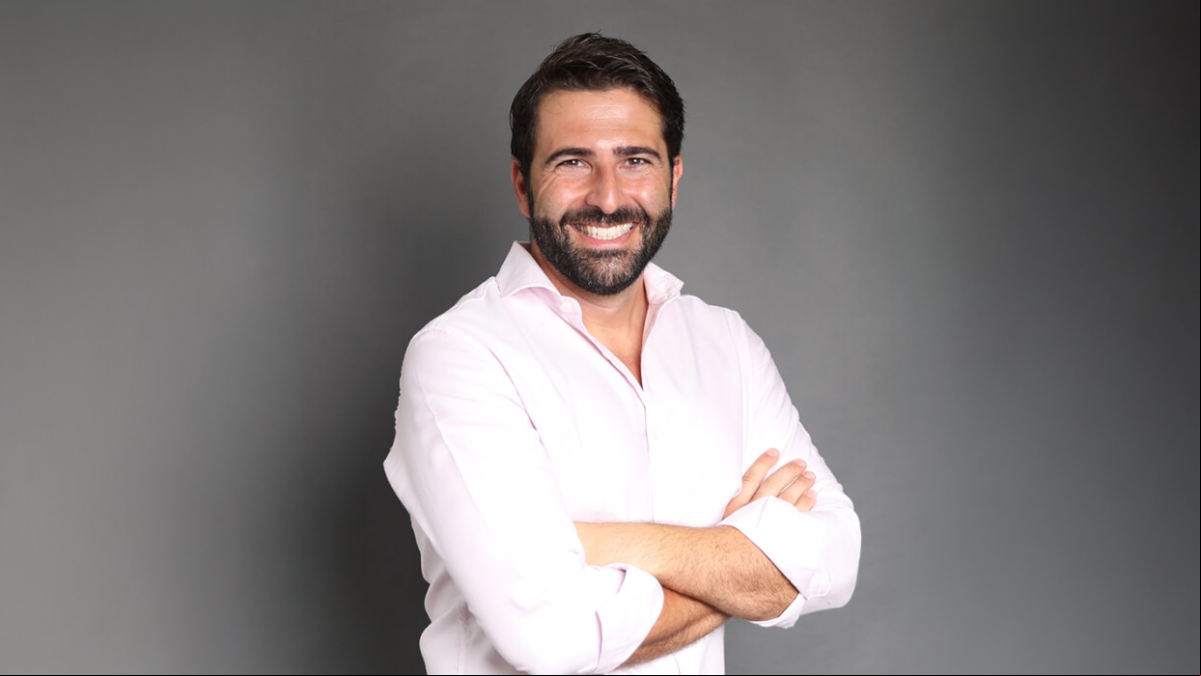 Javier de Haro, psicólogo, habla de los 5 requisitos que tu hijo debería cumplir antes de tener un móvil propio: “Tenemos que dar un buen ejemplo porque a veces les exigimos cosas cuando somos peores que ellos”