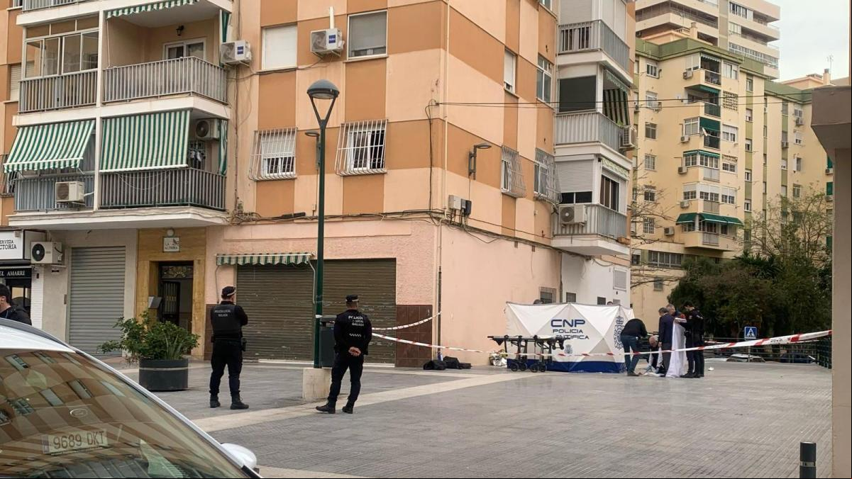 Un hombre y una mujer mueren tras caer del octavo piso de un edificio en Málaga