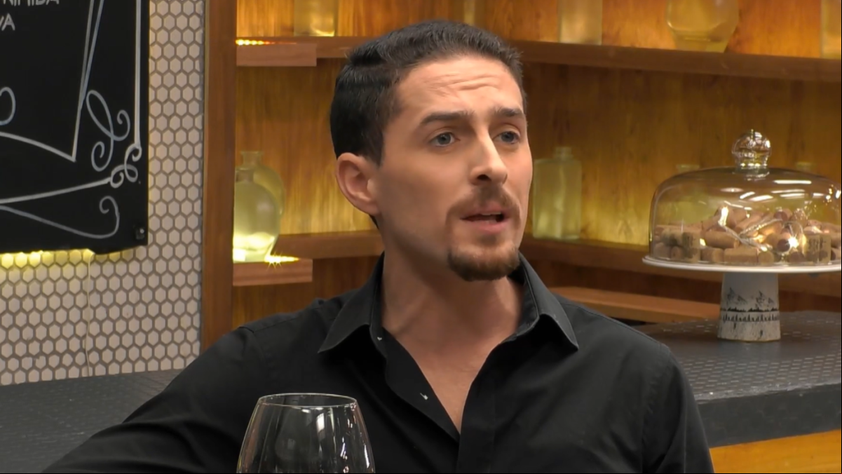 La insólita reacción de un soltero de First Dates al conocer a su cita: ¿Pocahontas o un caballo?