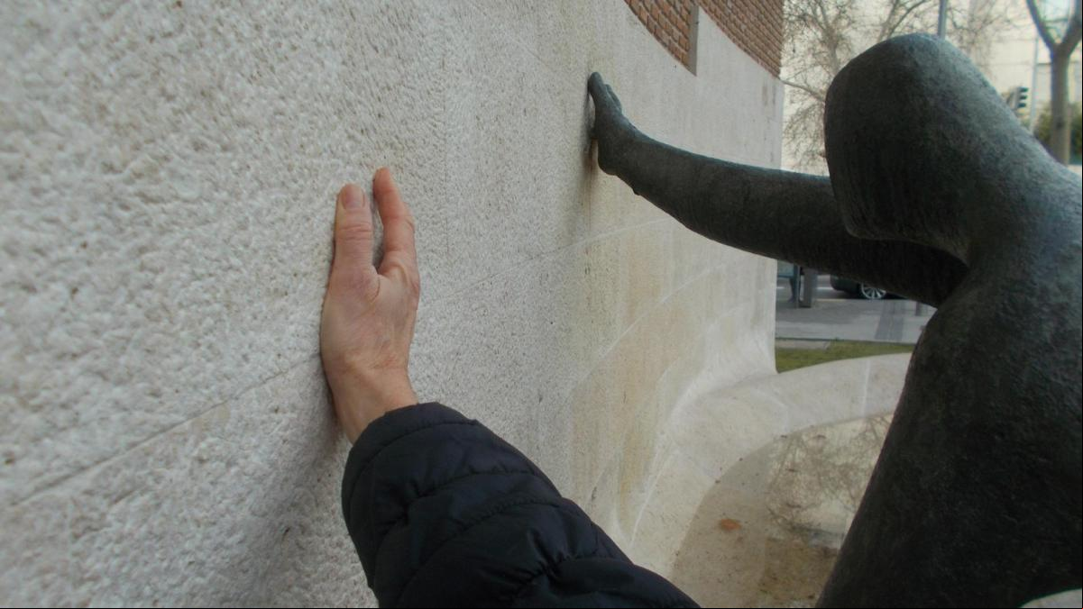 El verdadero significado de echar una mano