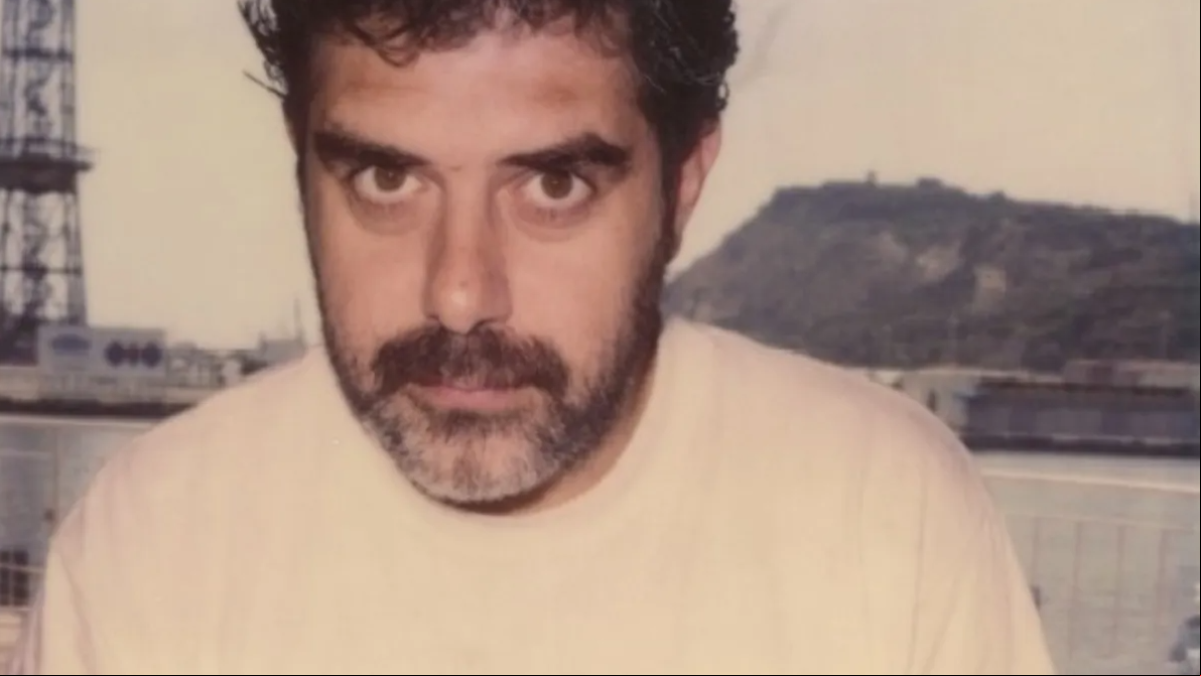 Enric Miralles, el arquitecto que murió a los 45 años y fue enterrado en su obra maestra