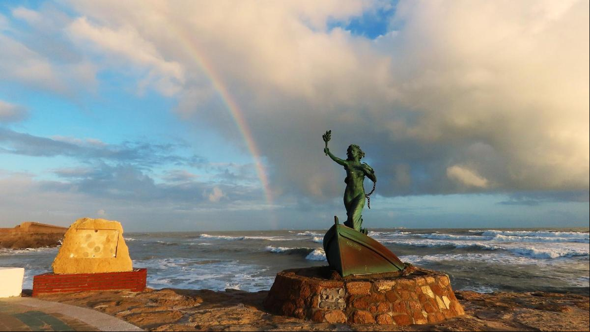 El arco iris de La Libertad luce en Rota