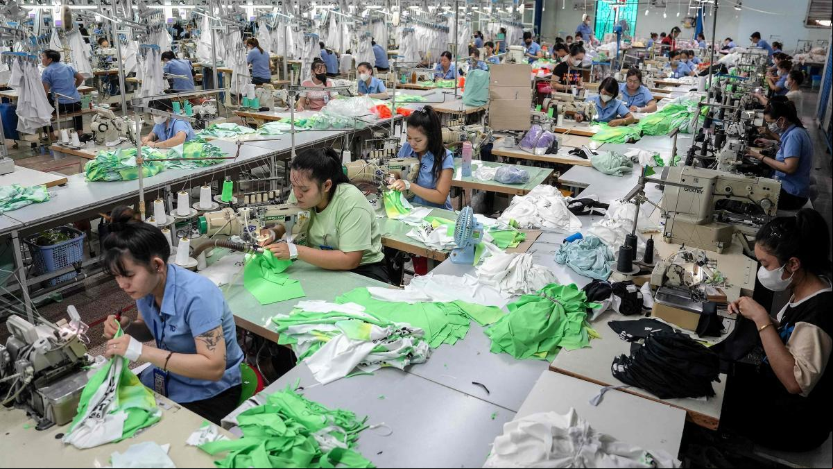 Vietnam, uno de los países más castigados por los aranceles de Trump, ondea la bandera blanca