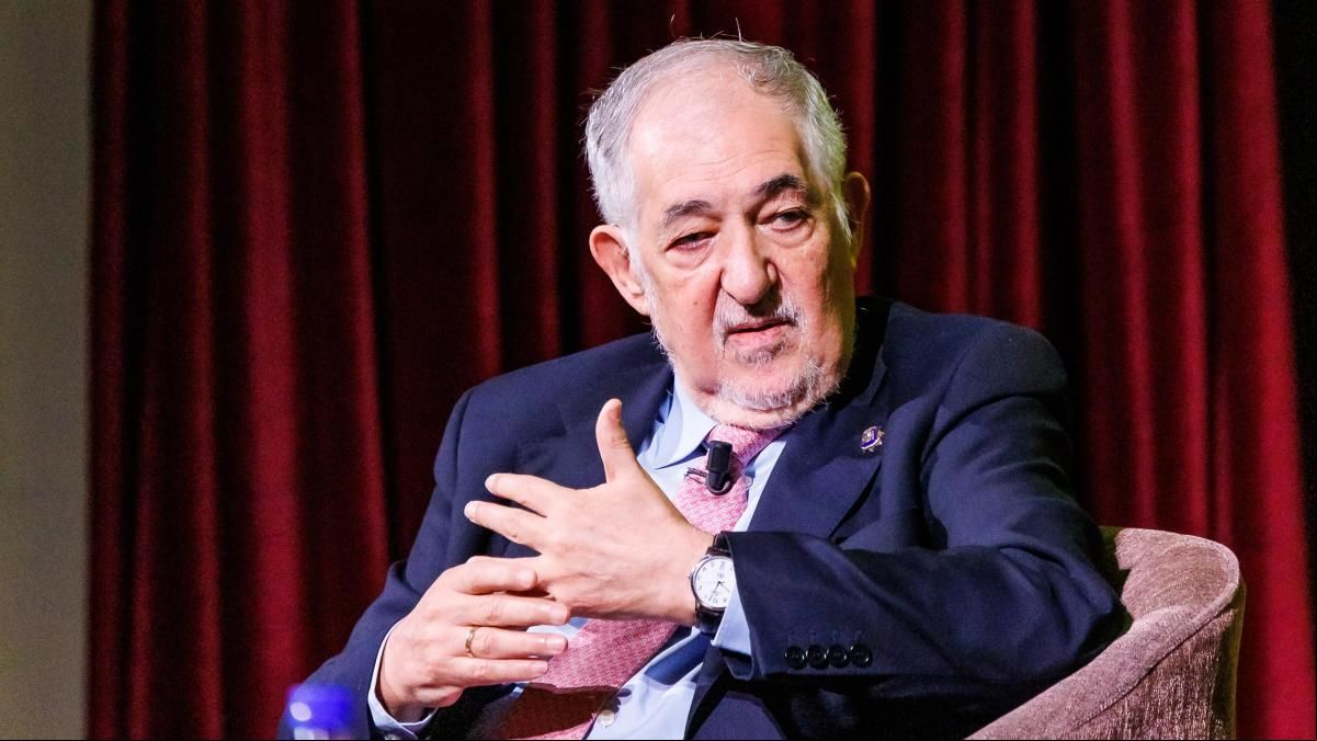 El Tribunal Constitucional frena la tensión con otros tribunales y permite que vayan a Europa El Tribunal Constitucional frena la tensión con otros tribunales y permite que vayan a Europa