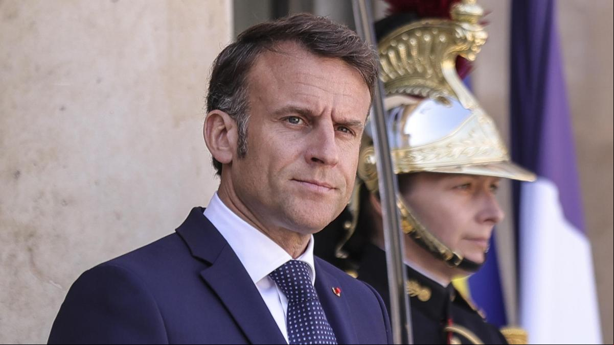 Francia expulsa a doce diplomáticos argelinos y llama a su embajador en Argel