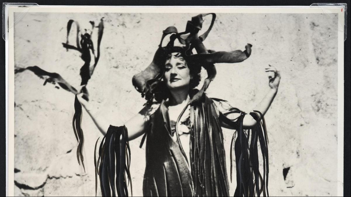 Rescatan del olvido a Maruja Mallo, la artista libre que fue “mitad ángel, mitad marisco” Rescatan del olvido a Maruja Mallo, la artista libre que fue “mitad ángel, mitad marisco”