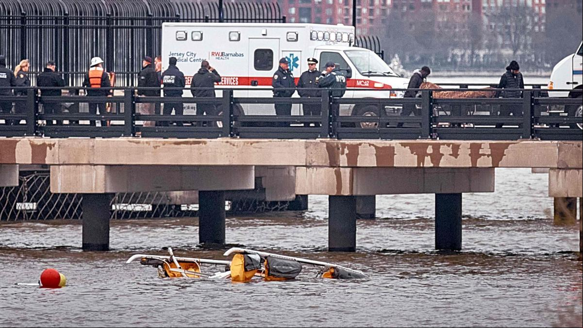 ¿Cómo se pudo partir el helicóptero de Nueva York en el aire? EE.UU. investiga el accidente aéreo