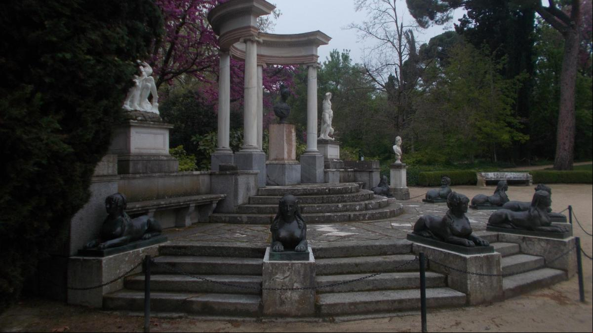 Las simbólicas ocho esfinges de El Capricho