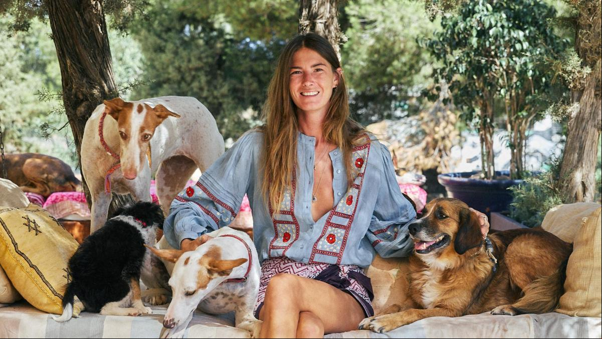 Elisabeth Conradi, fundadora de Animales del Alma: “Empecé pagando 2.500 euros y terminé pagando 6.000 por una casa sin agua ni luz donde cada tormenta era una pesadilla”
