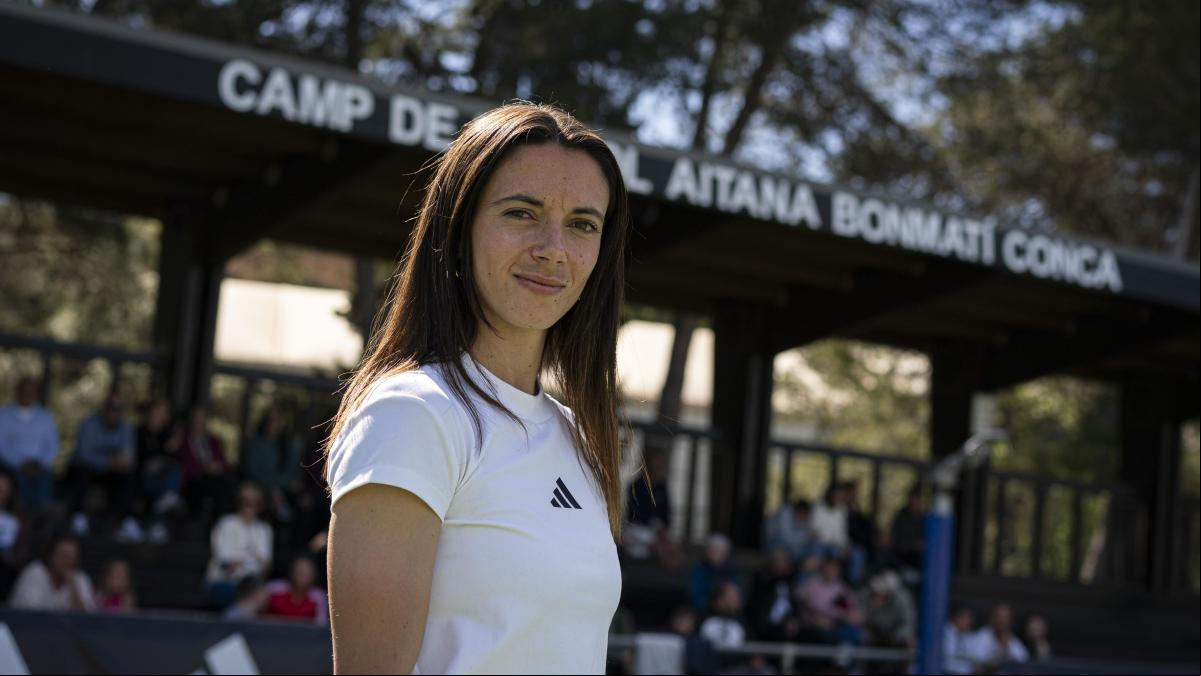 El disfrute de Aitana Bonmatí: el fútbol, su campus y el Barça de Flick