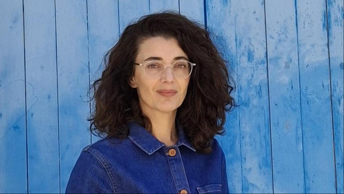 Enriqueta Llorca, escritora: “Mi perra Fosca fue más que una musa: fue presencia, fue consuelo, fue mi compañera silenciosa durante años de construcción interna y artística”
