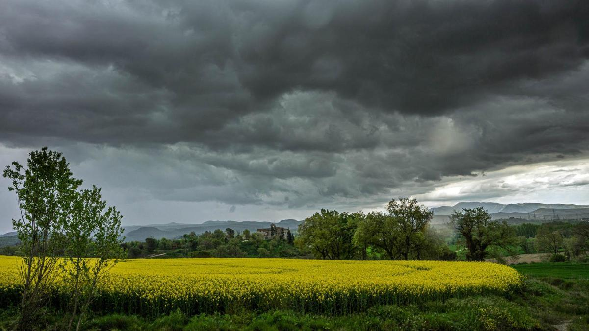 El gran cielo de contrastes de la primavera