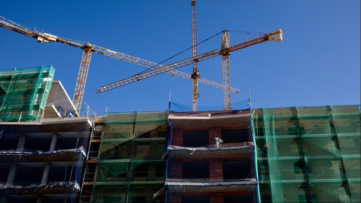 Barcelona otorgará licencias de construcción por fases para acelerar el inicio de obras