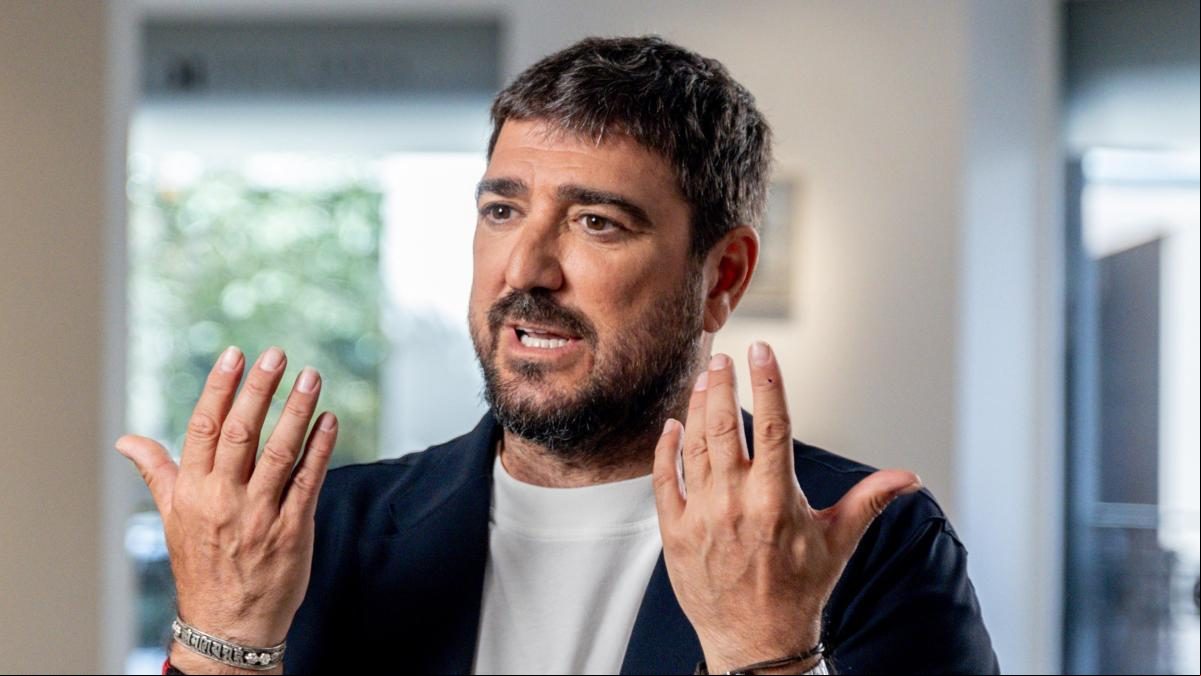 Antonio Orozco hace realidad su sueño de ser repostero: “No todo vale para comer”