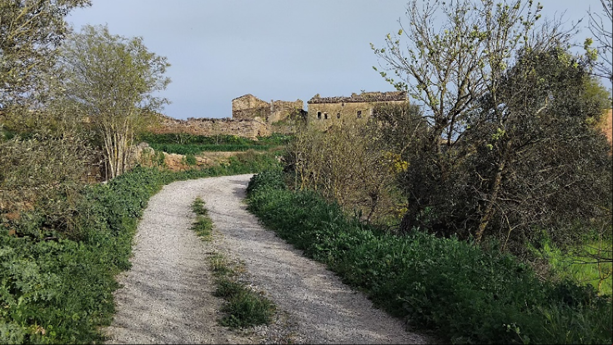 Ruta por Maravella, el pequeño pueblo olvidado que renace cada primavera
