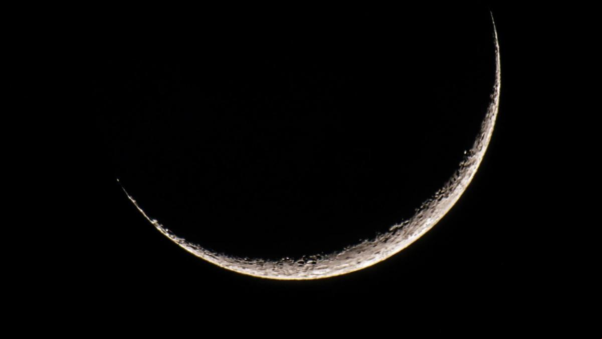 El lado oscuro de la luna creciente