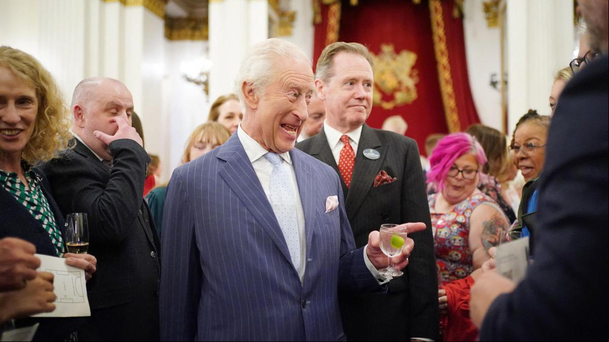 Las reflexiones de Carlos III sobre el cáncer “como alguien que forma parte de las estadísticas”