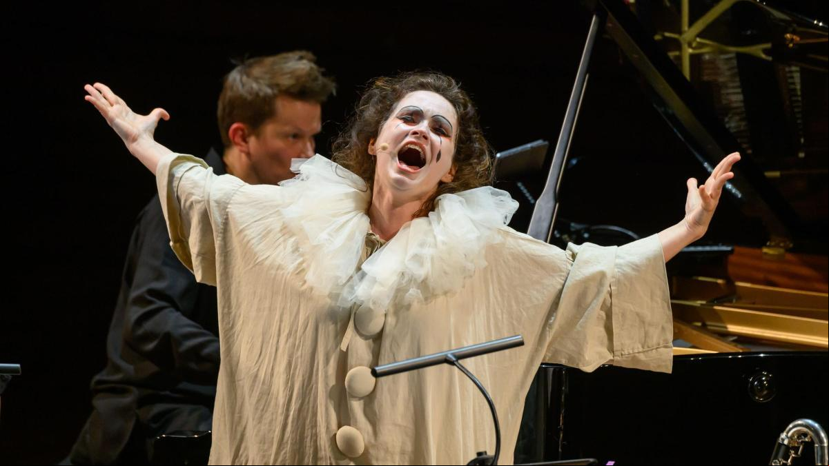 Schönberg en escena con Pierrot Lunaire (★★★✩✩)