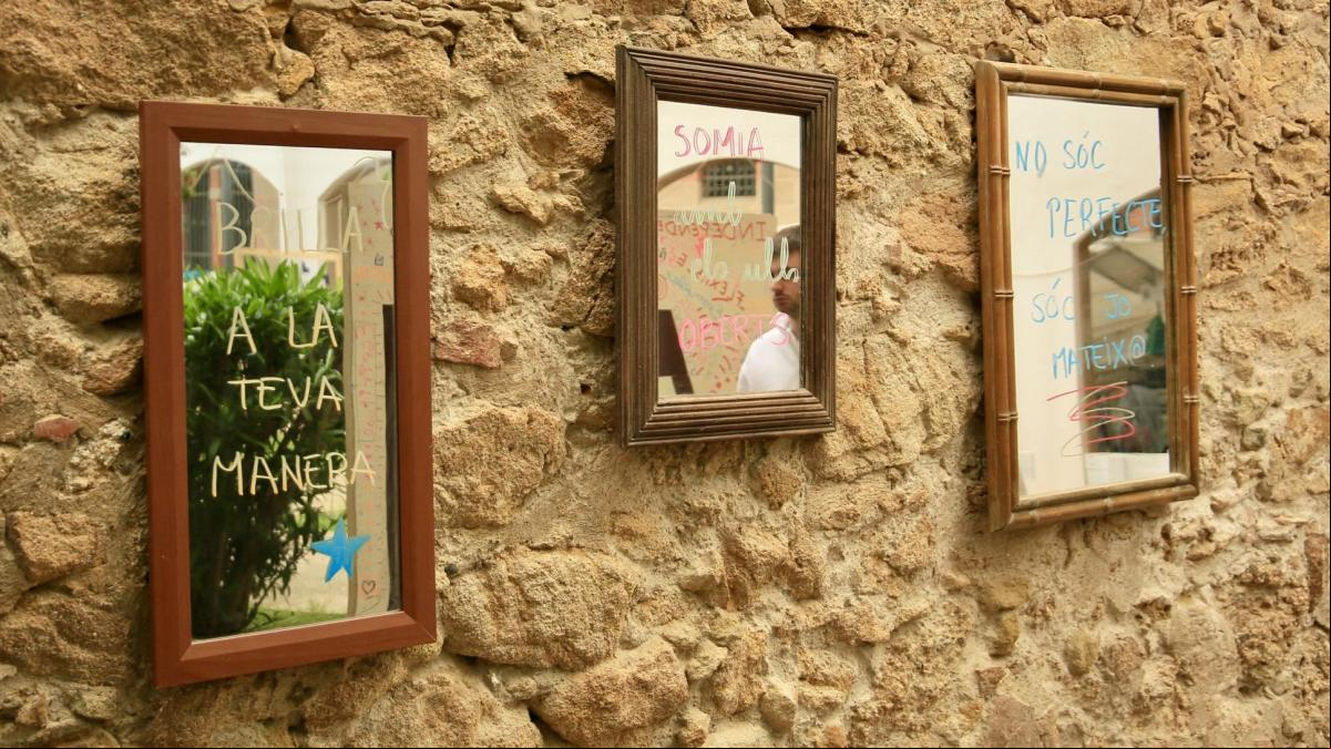 Espejos con mensaje en Palafrugell