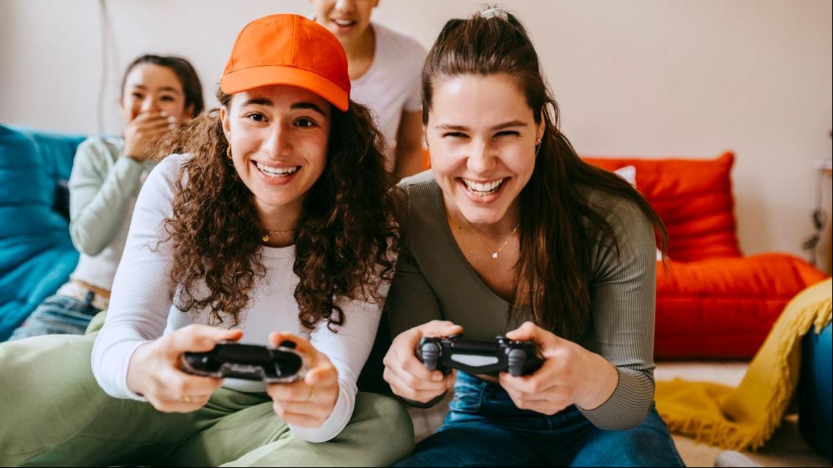 Por primera vez hay más mujeres que hombres jugando a videojuegos en España
