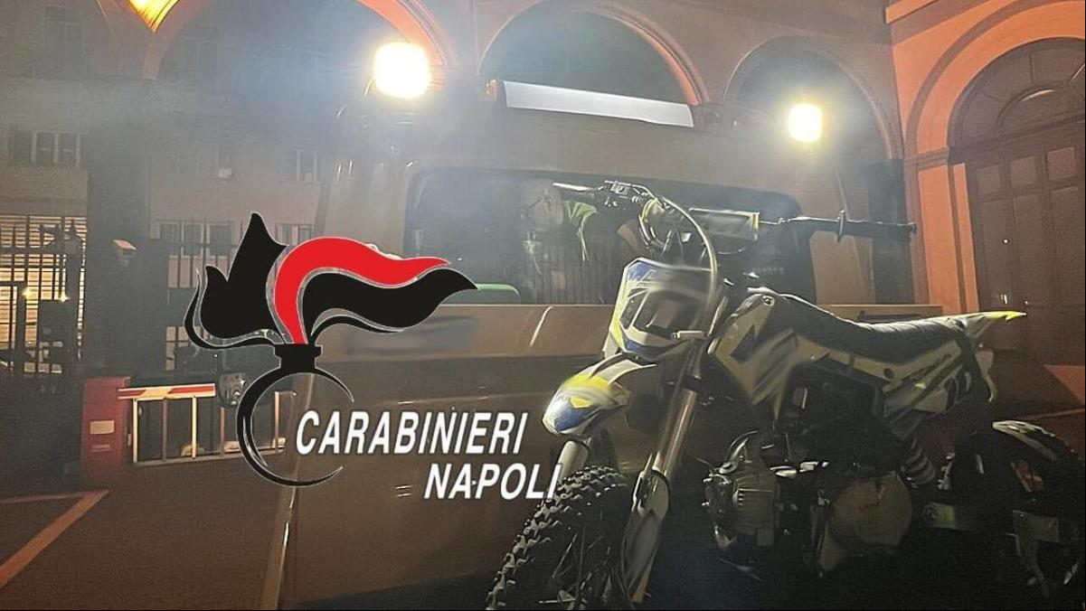 Detenido un menor de nueve años por circular a 80 km/h en moto por Nápoles