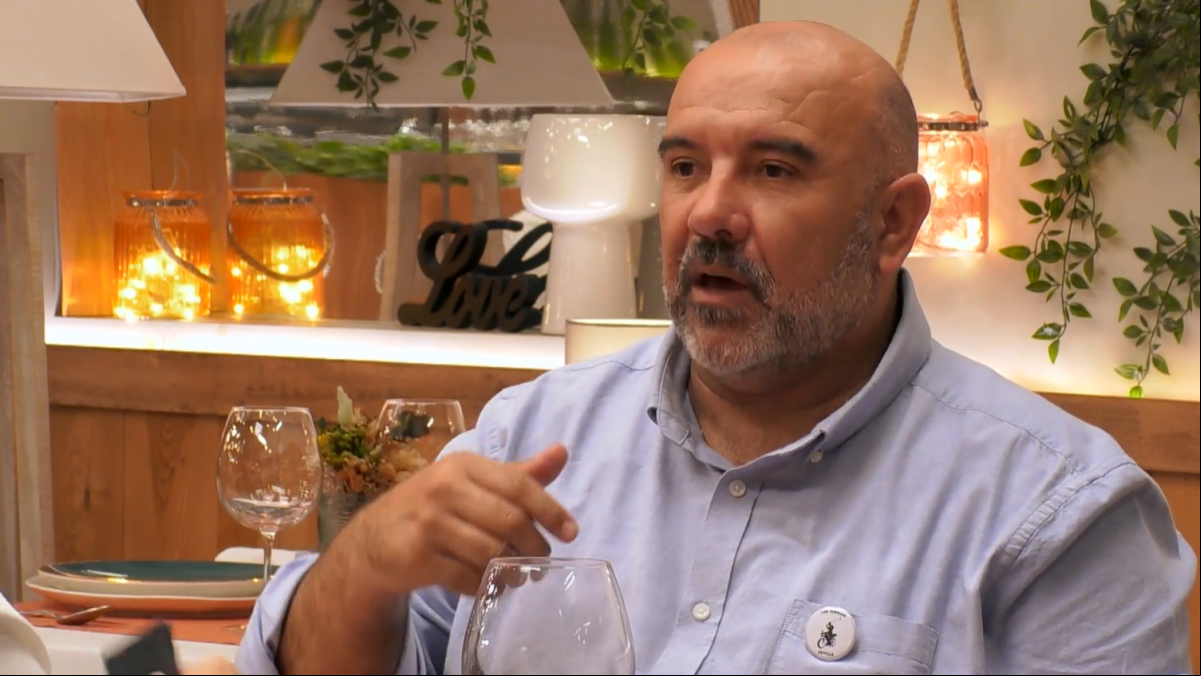 Un soltero de First Dates, obligado a pedir ayuda a una amiga de su cita tras lo ocurrido en la velada: Ha salido corriendo