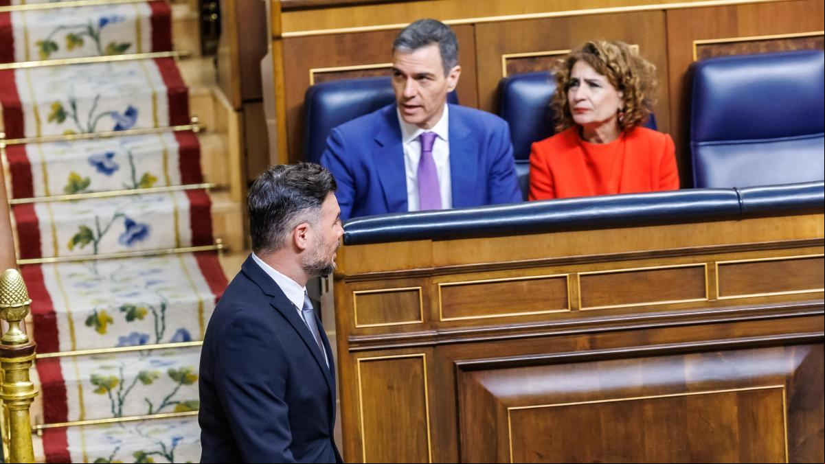 L’Executiu vol aprovar el quitament de deute el 2025, però Junts no té pressa