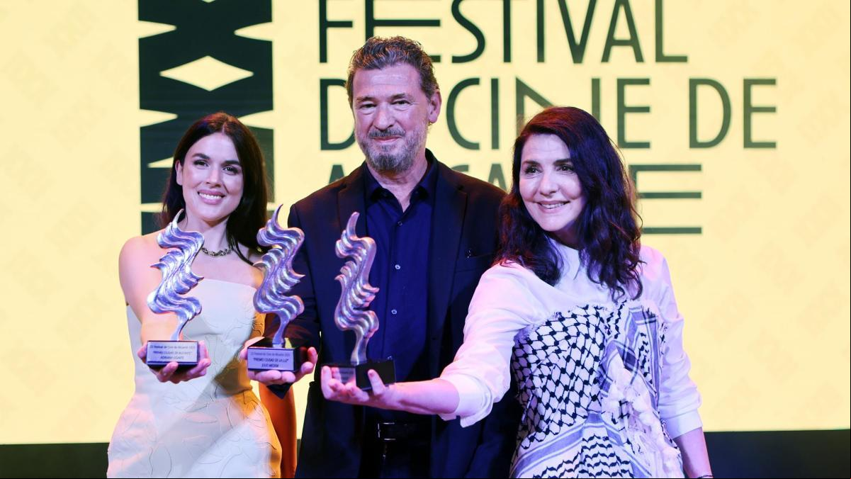 Julio Medem, Ana Fernández y Adriana Ugarte brillan en la gala del Festival de Cine de Alicante
