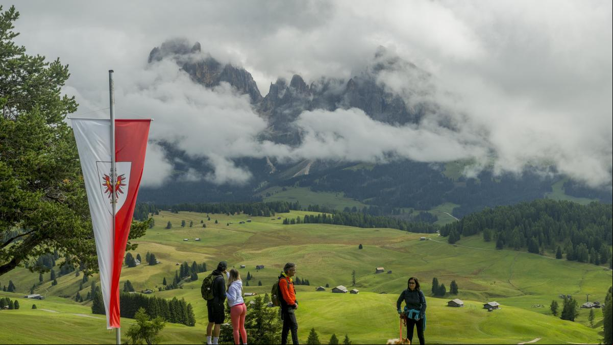 L’alcaldessa que es treu la bandera