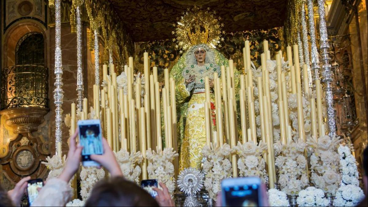 Críticas al pintor Luis Gordillo por su última ilustración de la Virgen de la Macarena de Sevilla: “Madre de dios, nunca mejor dicho”