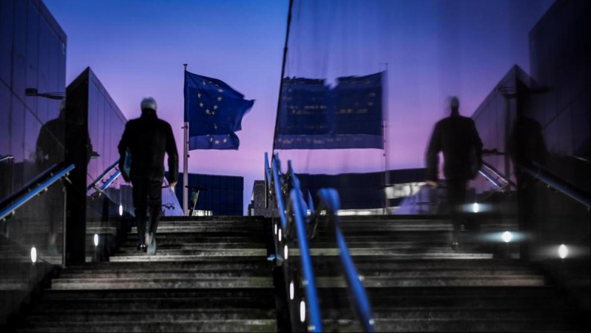 Con bufanda en el Consejo de la Unión Europea