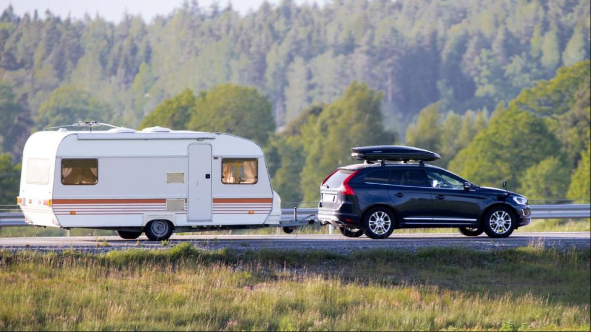 Qué es el asistente de remolque del coche y cómo puede ayudar si viajas con la caravana