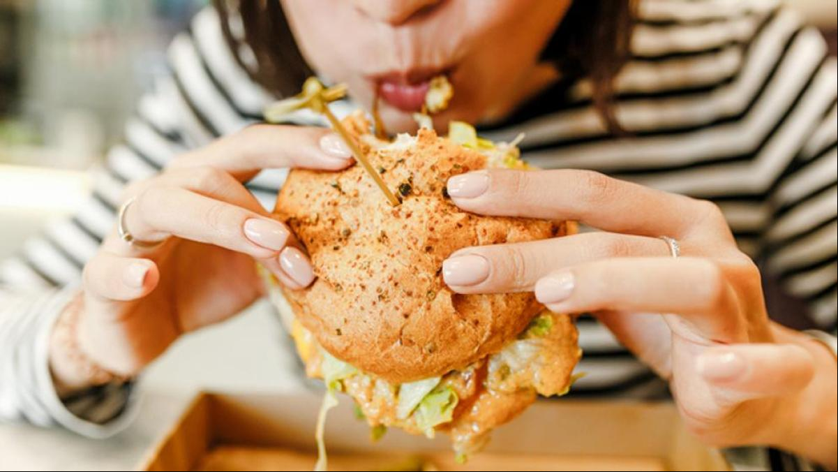 ¿A qué velocidad comes? El tiempo que inviertes puede afectar a tu salud