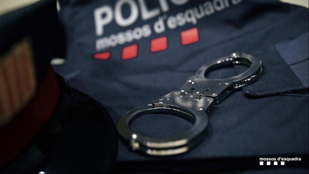 Una detenida en Arenys de Mar por estafar a un anciano impedido