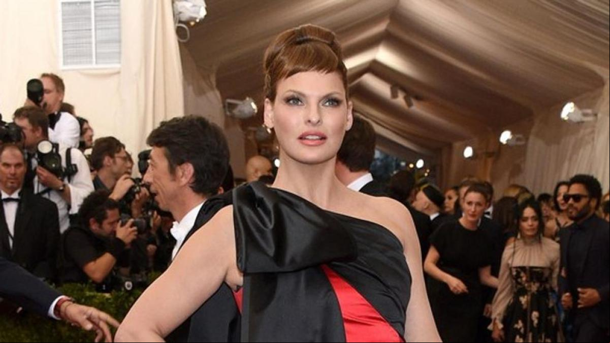 Así ha cambiado Linda Evangelista, la top que no se levantaba por menos de 10.000 dólares al día