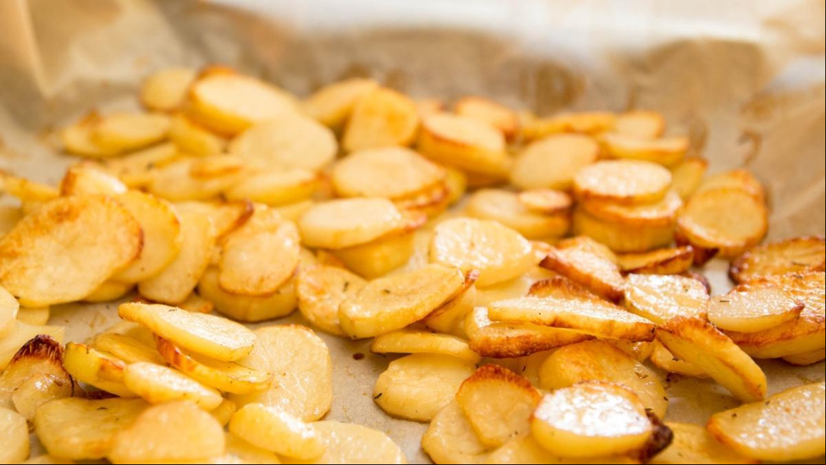Cómo hacer patatas a lo pobre, unara receta para el microondas