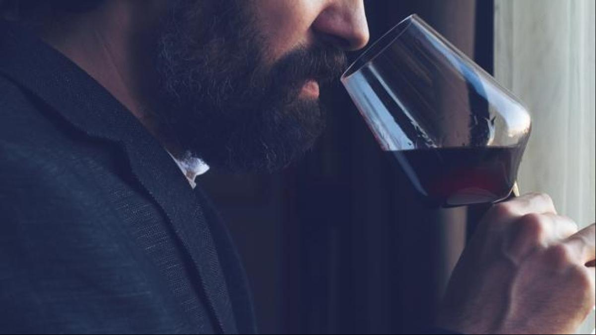 Las 12 pruebas para afinar los sentidos y aprender a ser un buen catador de vinos