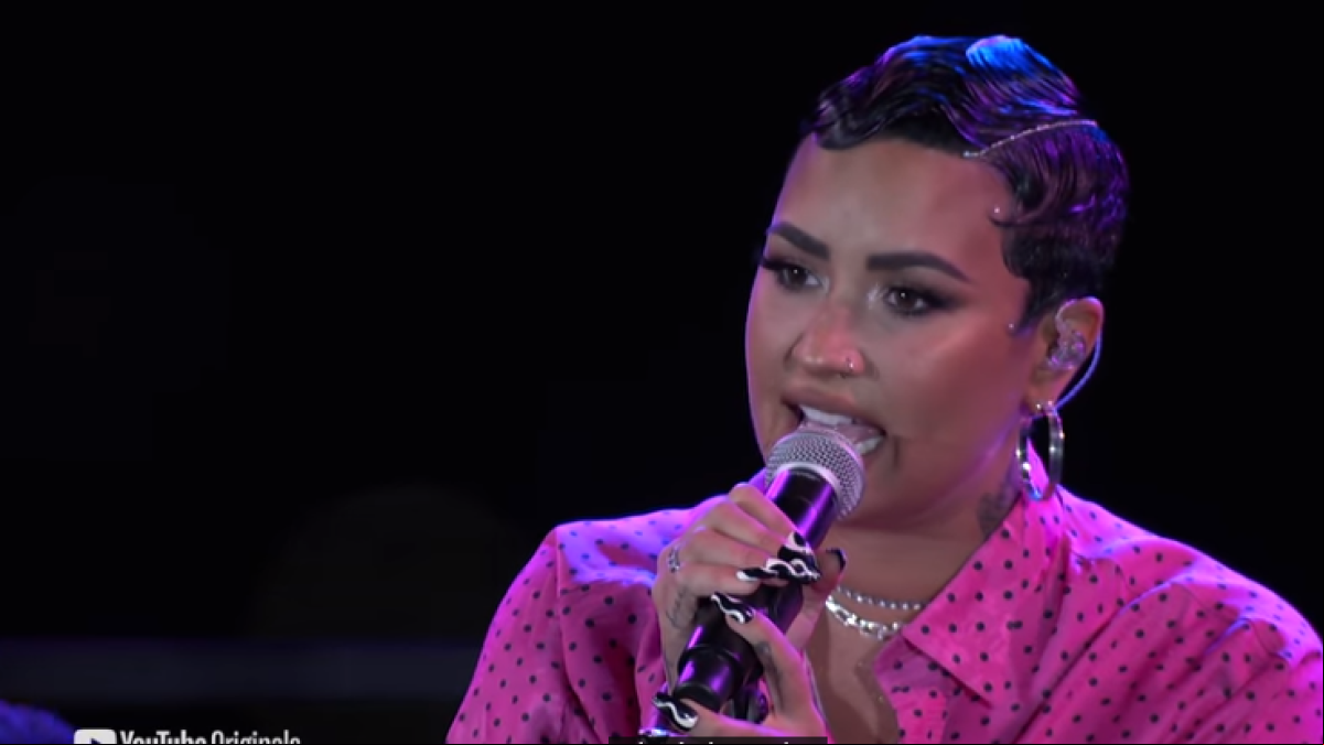 Demi Lovato revela que ha dejado de consumir alcohol y marihuana