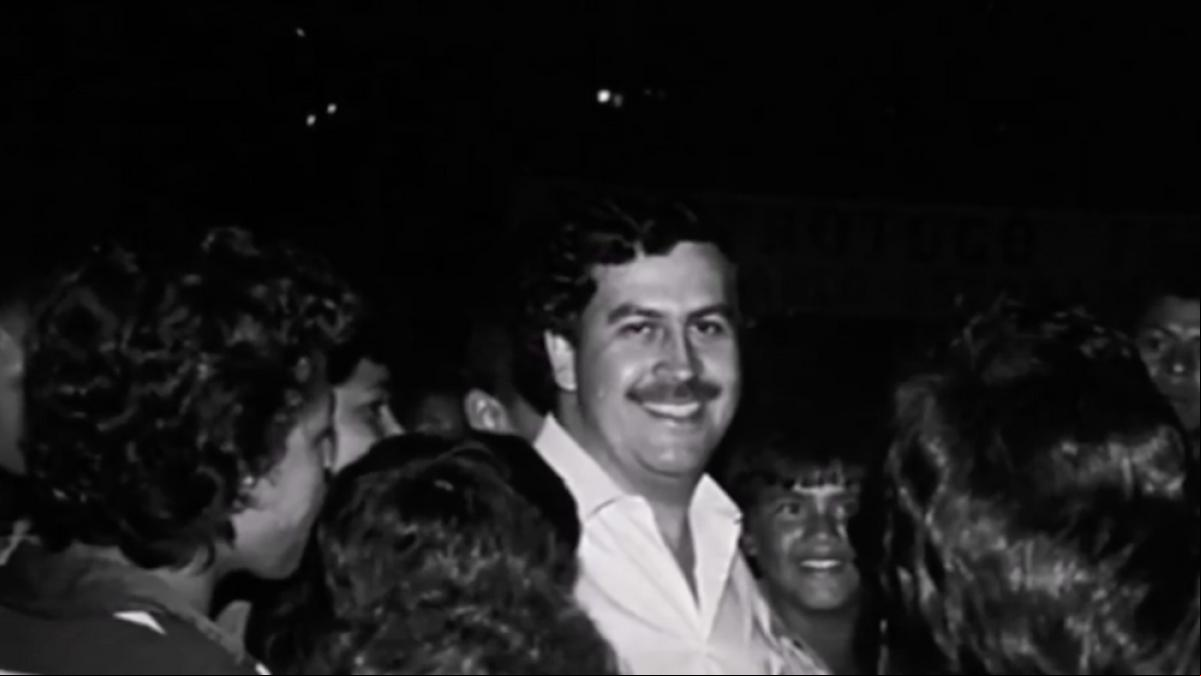 Pablo Escobar se entrega al Gobierno colombiano