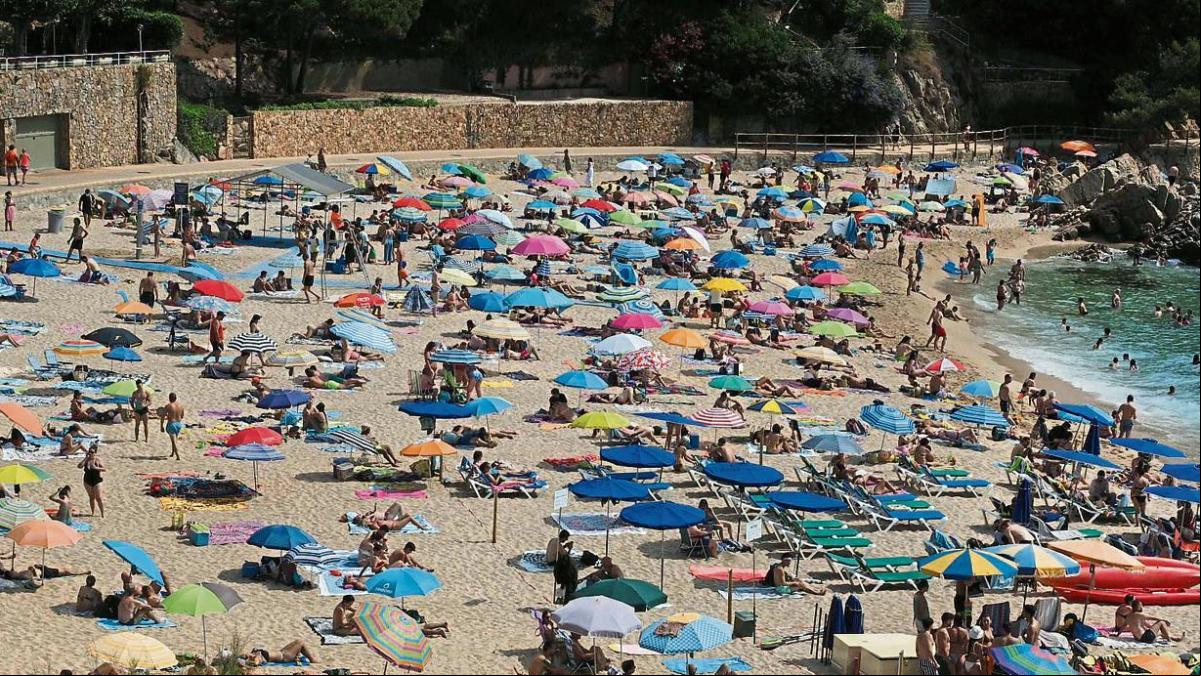 El sector turístico de la Costa Brava se marca como retos recuperar al visitante ruso y al británico