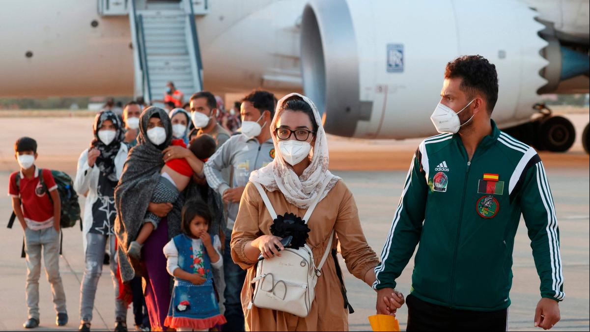 La base de Torrejón acogerá a otros 390 afganos evacuados de Kabul en 3 aviones