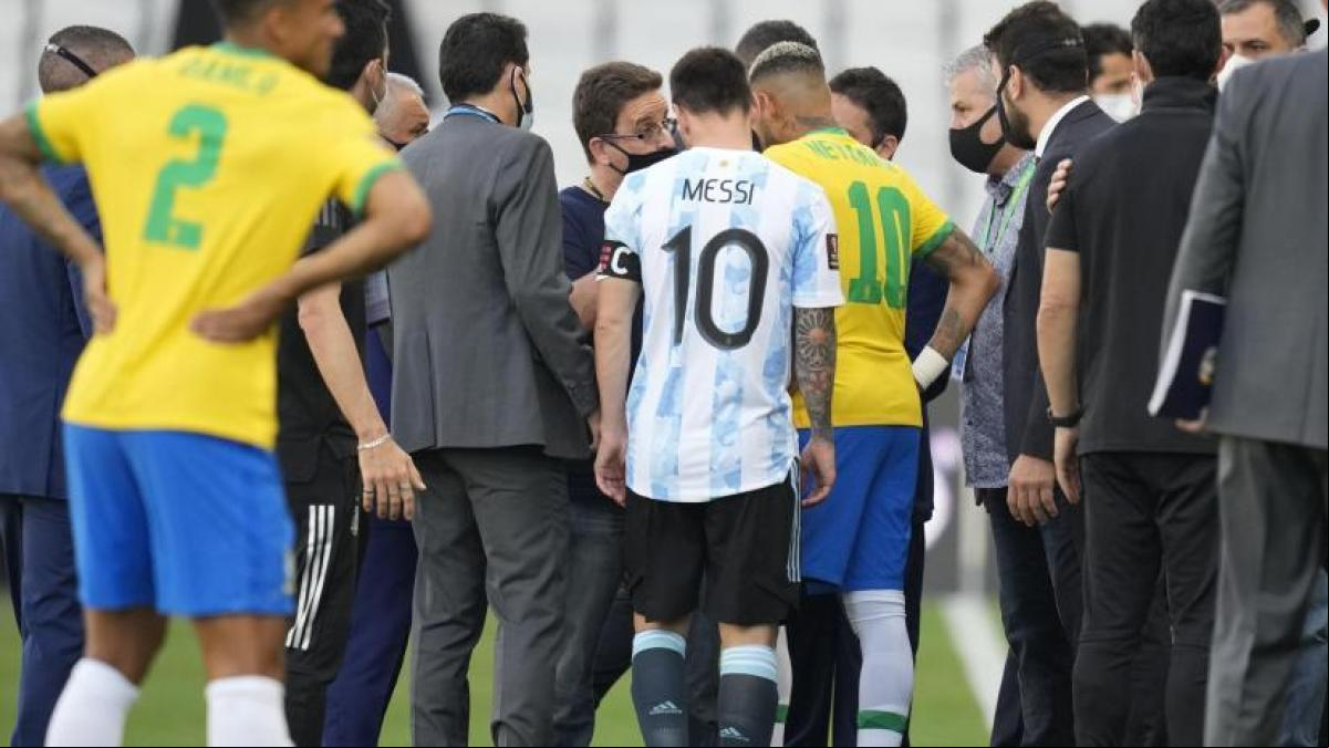 Inaudito: El Brasil-Argentina se suspende a los cinco minutos
