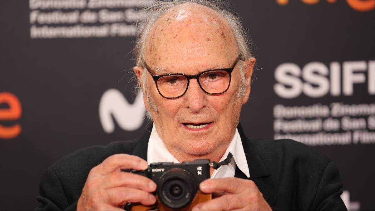 Carlos Saura cancela su visita al Festival de San Sebastián tras sufrir una caída