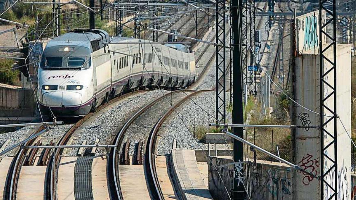 Competencia multa con 127,8 millones a 8 empresas por defraudar en licitaciones ferroviarias