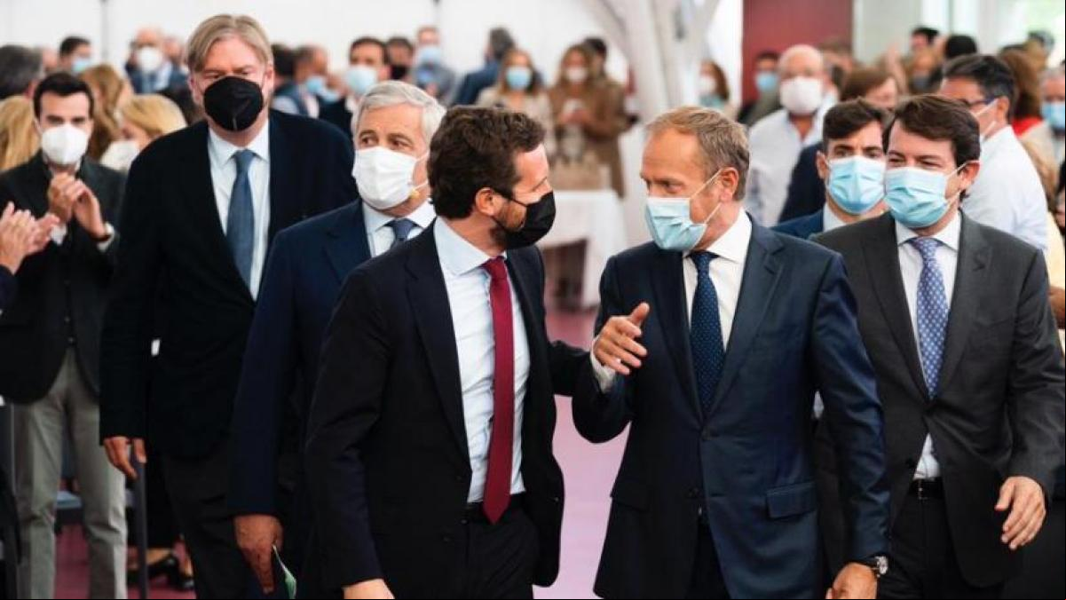 Casado recibe el espaldarazo de los populares europeos que le pide que gane las elecciones