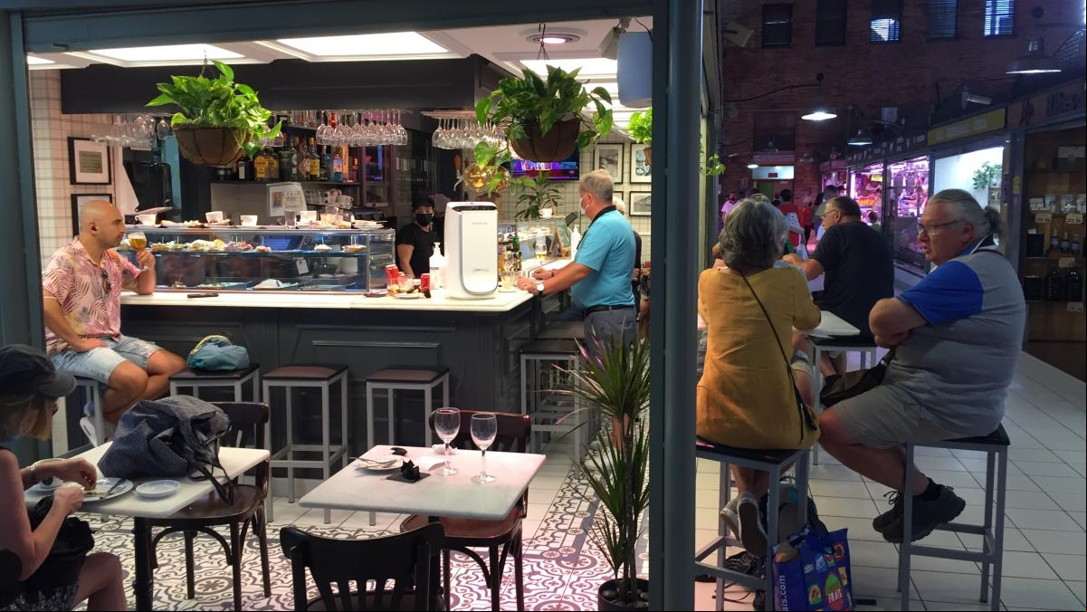 Alicante recupera el ambiente cosmopolita gracias a los cruceros y el fin de las restricciones