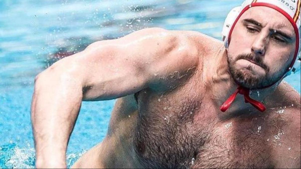Víctor Gutiérrez, el waterpolista y activista LGTBI contratado por Pedro Sánchez
