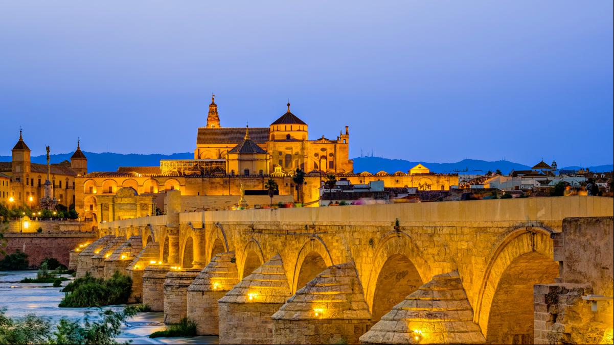 Guía para viajar este otoño-invierno por España: 5 destinos y dónde parar